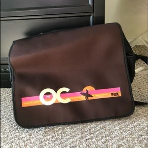 Messenger bag vintage OC show on Fox station